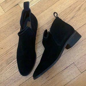 Dolce Vita Ankle Bootie Black Suede 9.5